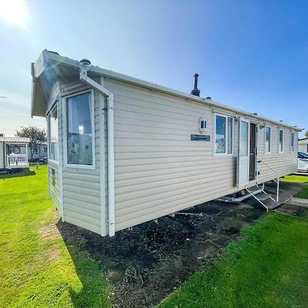 Lovely Caravan With Wifi At Broadland Sands In Suffolk Ref 20035Bs Hotell Hopton on Sea Eksteriør bilde