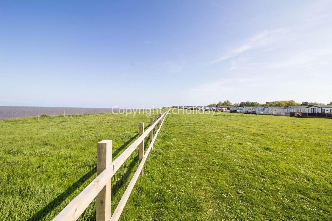 Lovely Caravan With Wifi At Broadland Sands In Suffolk Ref 20035Bs Hotell Hopton on Sea Eksteriør bilde