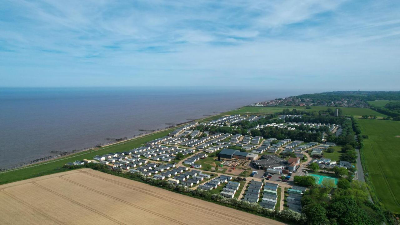 Lovely Caravan With Wifi At Broadland Sands In Suffolk Ref 20035Bs Hotell Hopton on Sea Eksteriør bilde